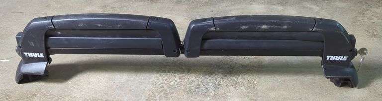 Thule 575 Snowboard Carrier image