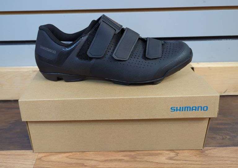 Shimano Bicycle Shoes, Size 45 image