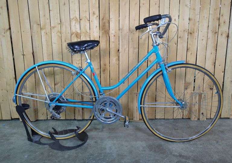 Schwinn Suburban Bicycle image