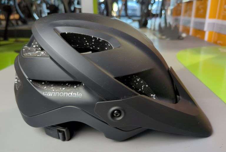 Cannondale Terrus Mountain Helmet, Size Medium image