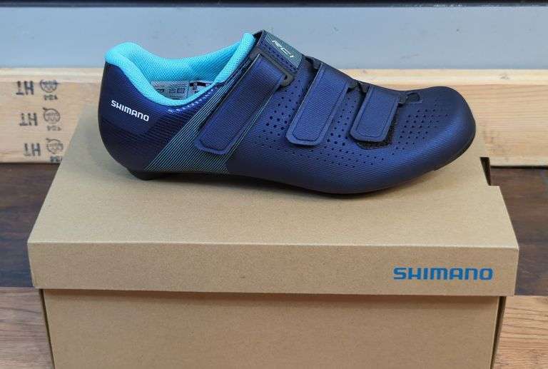 Shimano Women's Cycling Shoes, Size 40 image