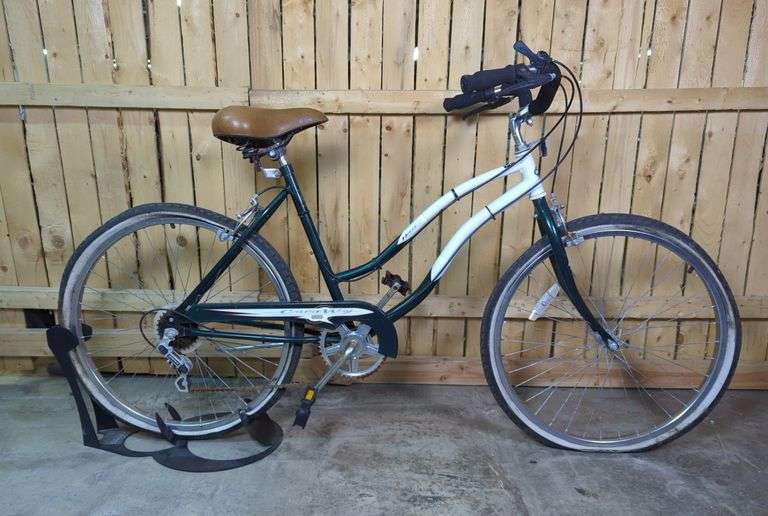 Huffy Causeway Cruiser Bicycle image