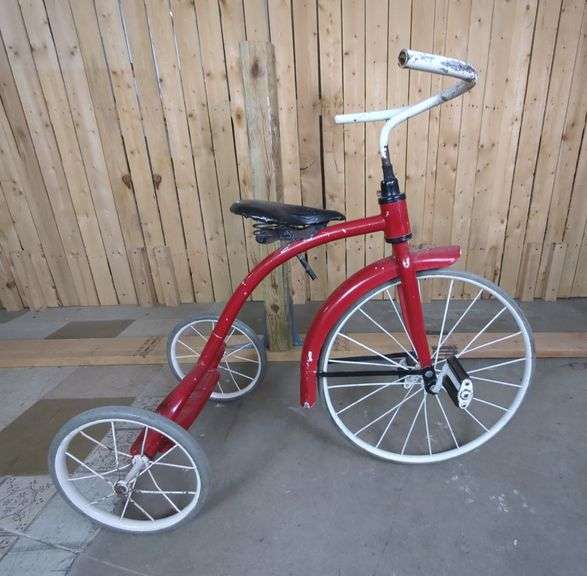 Retro Tricycle With Handlebars image