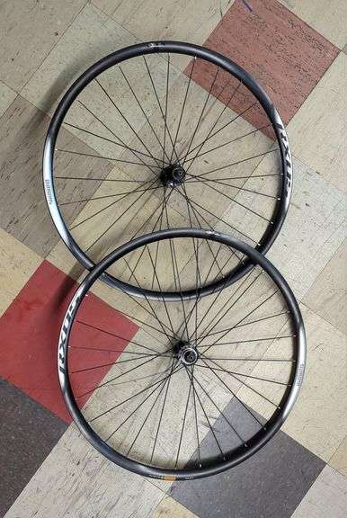 Shimano RX05 700 QR Disc Bicycle Wheel Set image