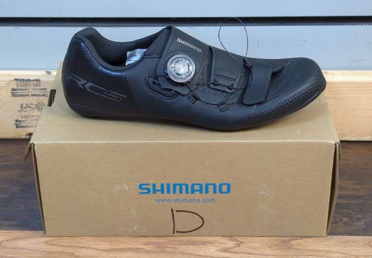Shimano Black Cycling Shoes, Size 42 image