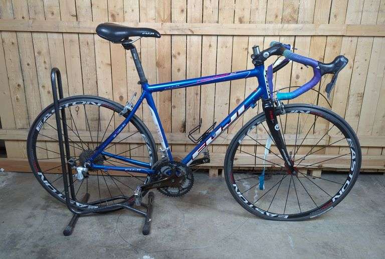 Fuji Newest 3.0 Road Bicycle image