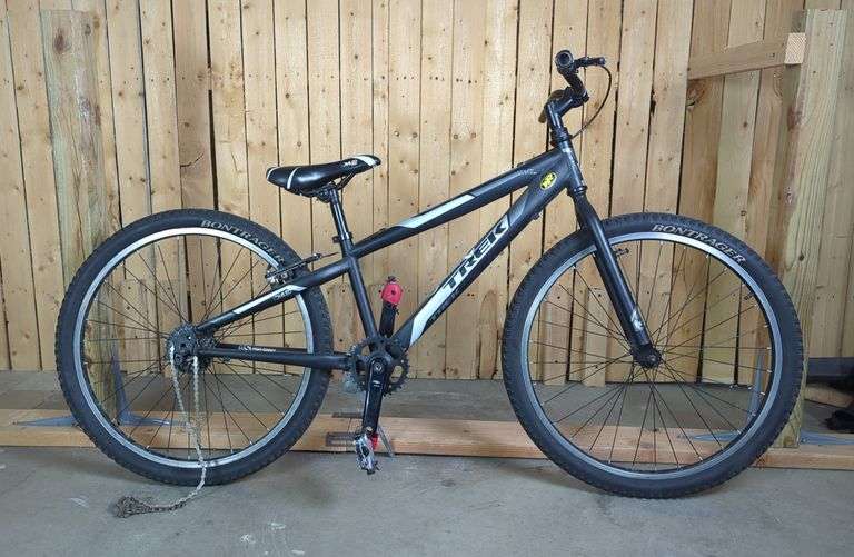 Trek MT200 7-Speed Mountain Bike image