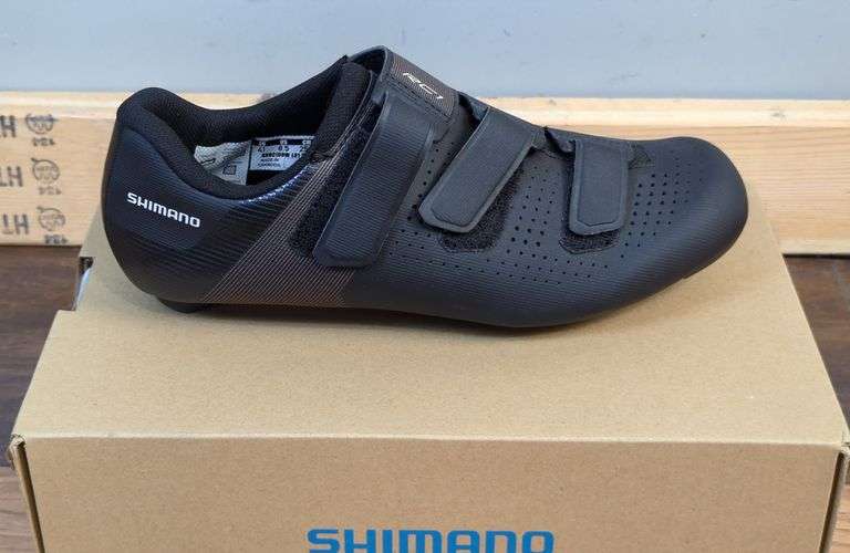 Shimano Cycling Shoes, Size 41 image