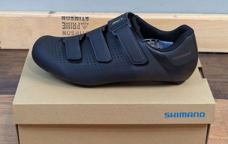 Shimano Black Cycling Shoe, Size 42 image