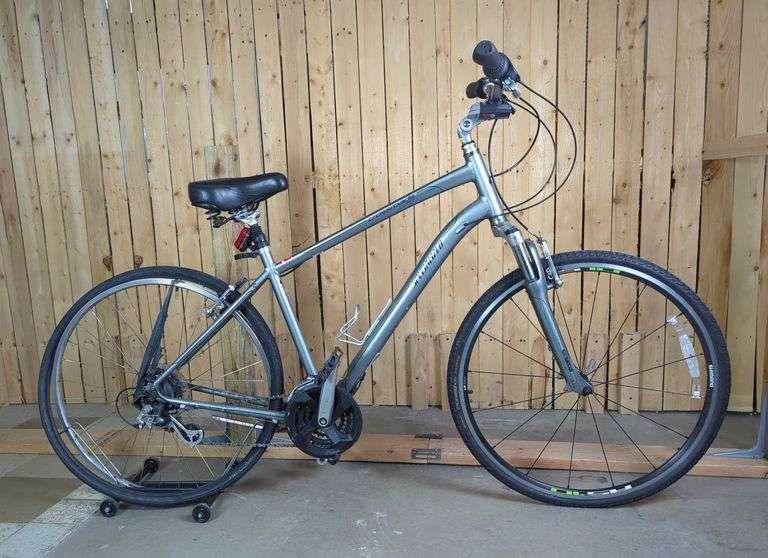 Specialized Crossroads Sport 7-Speed Bicycle image