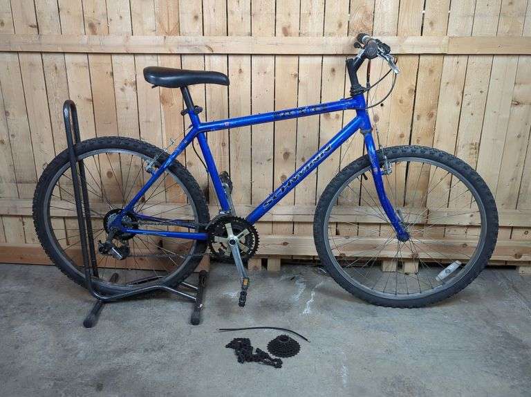 Schwinn Frontier Mountain Bike image