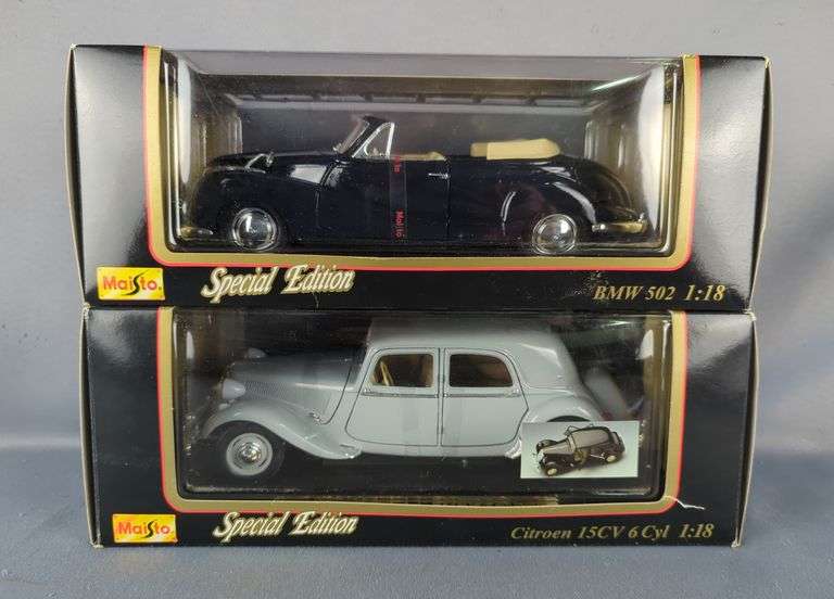 Maisto Special Edition 1:18 Scale Diecast Cars - BMW 502 and Citroen 15CV 6 Cyl image