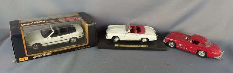 Diecast Car - Maisto & Burago image