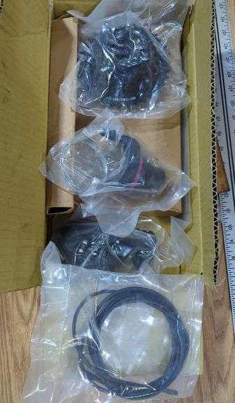 SunRace Mega Drive Bicycle Parts, Contents Of Box image