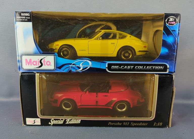 Maisto Special Edition 1:18 Scale Diecast Cars - Porsche 911 Speedster & Datsun 240Z image