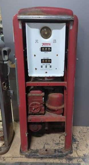 Tokheim Model 39 Gas Pump image