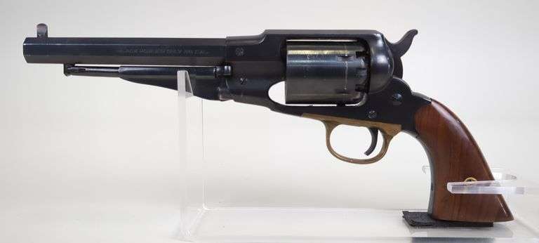 Italy/ Navy Arms Co Remington Model 1858 Navy .36 Cal 6-Shot Black Powder Revolver SN# 045740 image