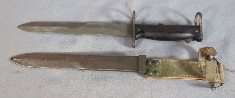 French FAMAS Bayonet, 8.5" Blade, In Scabbard image