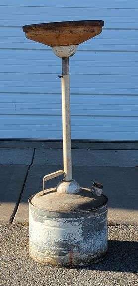 Adjustable Automotive Oil Drain Pan image