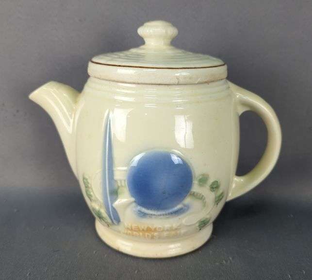 1939 New York World's Fair Creamware Teapot image