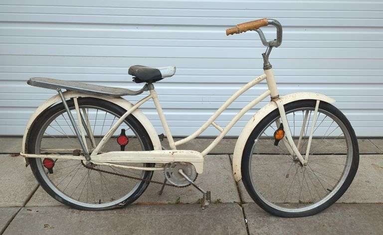 26" Cruiser Bicycle With Rear Cargo Rack, Tires Need Air/Replaced image