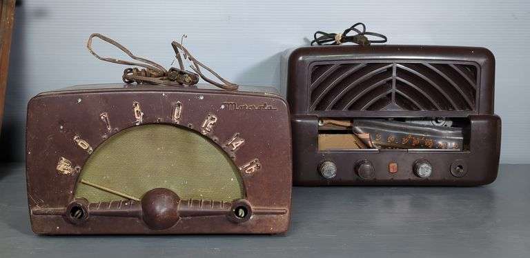 Motorola Bakelite Tube Radio And Wards Airline Radio image