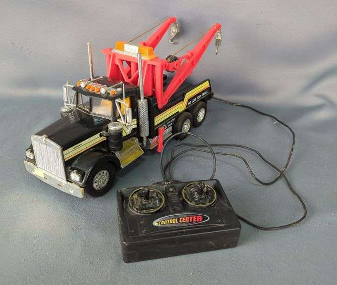 New Bright RC Kenworth Tow Truck image