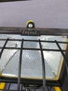 Halogen Portable Work Lights, Qty 2, One Powers On, One Missing Bulb