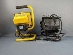 Halogen Portable Work Lights, Qty 2, One Powers On, One Missing Bulb