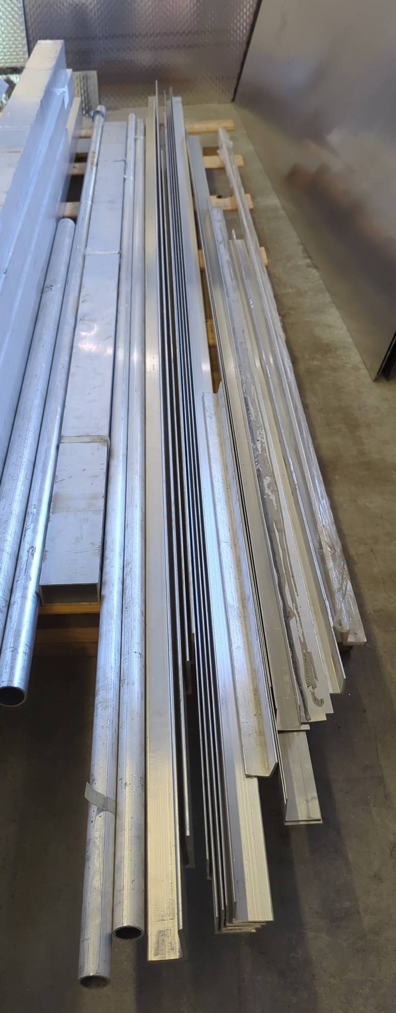 Lot image 1
