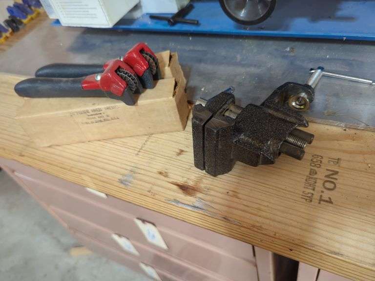 Prairie Wheel Dressers, Qty 4 & Small Vise
