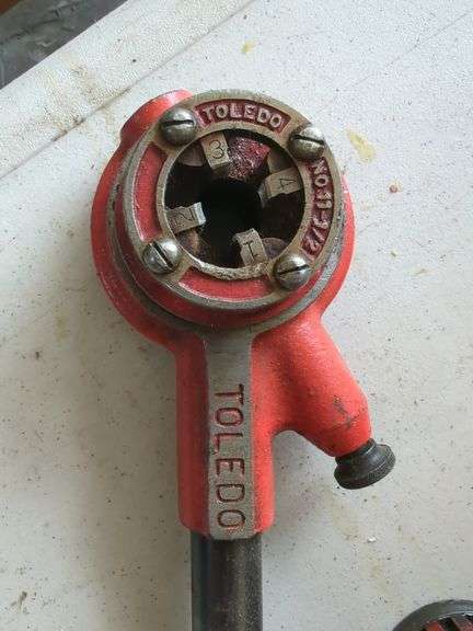 Toledo No. 11 Pipe Threader with Multiple Dies