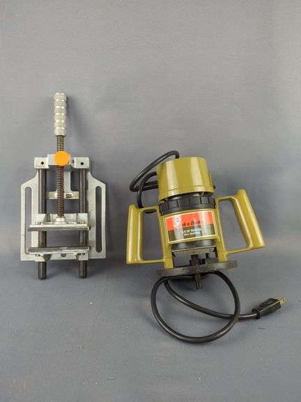 Black & Decker 5/8 HP Router and Sears Craftsman Vertical Bench Vise