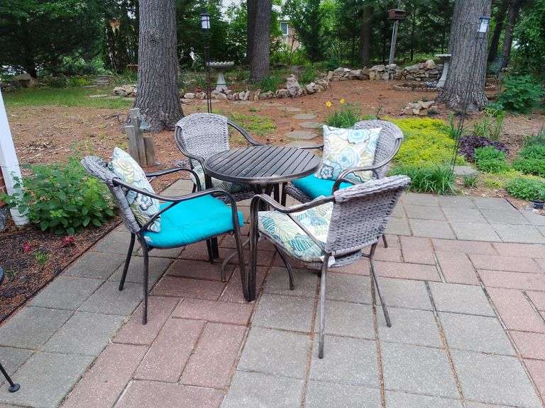 Outdoor Patio Set with Four Chairs, Including Cushions