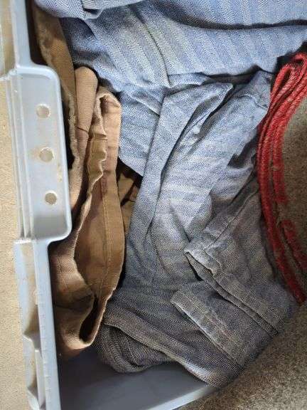 Moving Blankets, Contents Of Tub