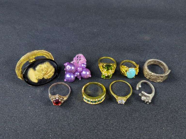Assorted Costume Jewelry - Fashion Rings