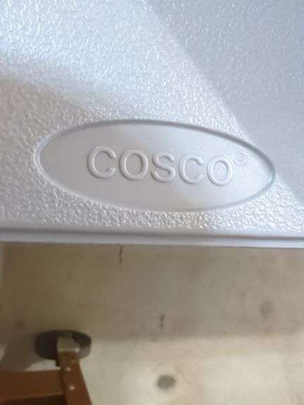 Cosco 6' Polyvinyl Folding Table