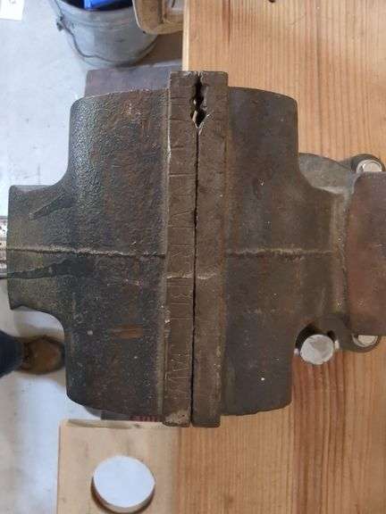 Craftsman 4 1/2" Jaw Bench Vise