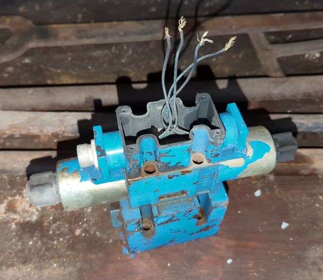 Parker Hannifin Hydraulic Valve, Marked D31VW1C1NKCF