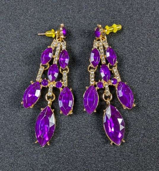 Costume Jewelry Necklace and Earring Set