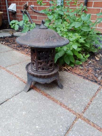Cast Iron Pagoda Garden Lantern