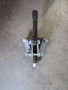 Mechanics Puller Assortment, Various Sizes And Styles