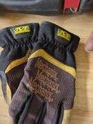 Men's Work Gloves, Qty 11