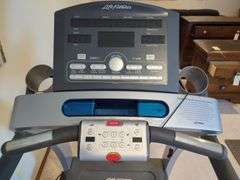 Life Fitness T7-0 Treadmill, Bidder Responsible For Proper Disassembly and Removal