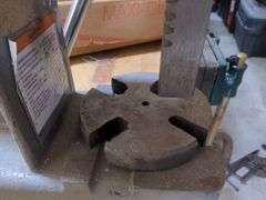 Central Machinery One Ton Arbor Press with Assorted Hardware