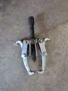 Mechanics Puller Assortment, Various Sizes And Styles