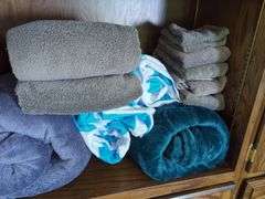 Plush Blankets, Qty 5, Various Colors, Bath and Hand Towels, Various Styles