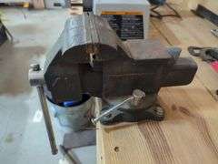 Craftsman 4 1/2" Jaw Bench Vise