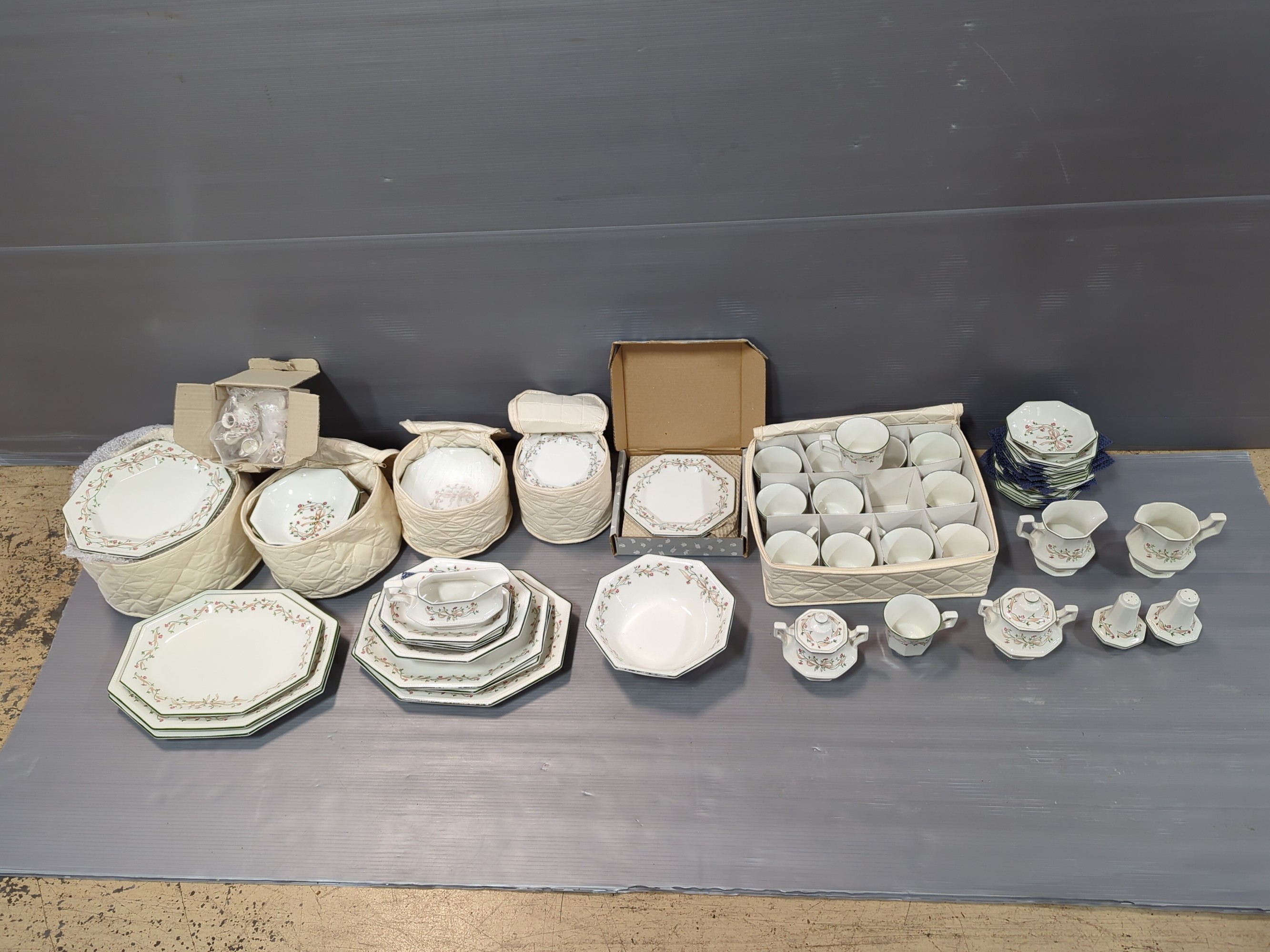 Lot image 1