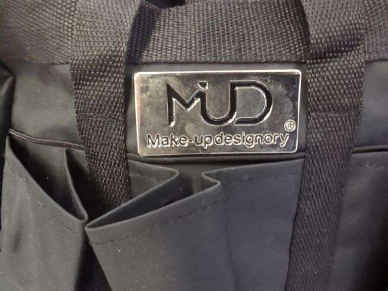 MUD Make-up designory Professional Makeup Artist Bag Includes Contents